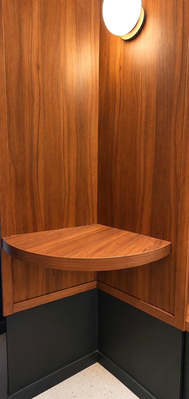 Détail de mobilier en bois